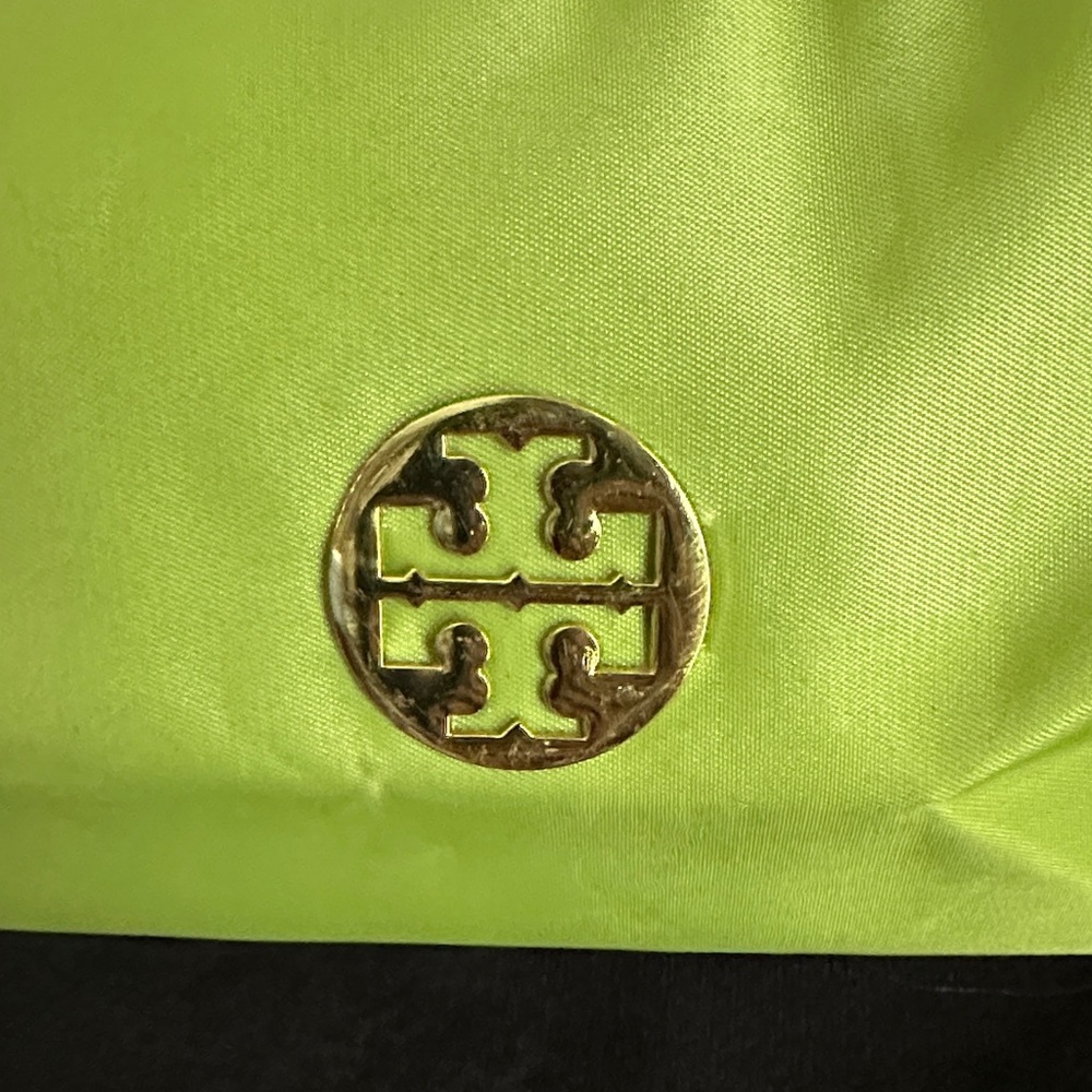 Tory Burch Vibrant Green Cosmetic Case - Picture 7 of 12
